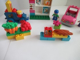 Duplo # 10546 Supermarket with car Customer Clerk Food Blocks Delivery Truck