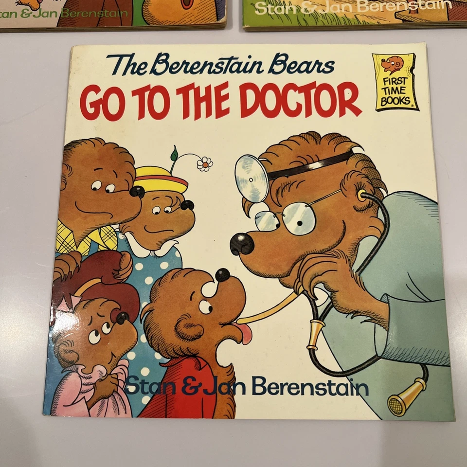 Vintage Easy Reading Books 1981 -1986 Lot of 3 Berenstain Bears by Jan Bernstein - Image 2 of 4