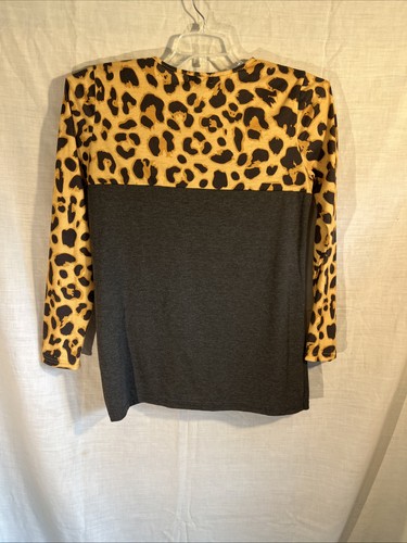 Simply Southern Women’s Medium Cheetah Print Over Grey Bottom With Twist Accent - Picture 6 of 6