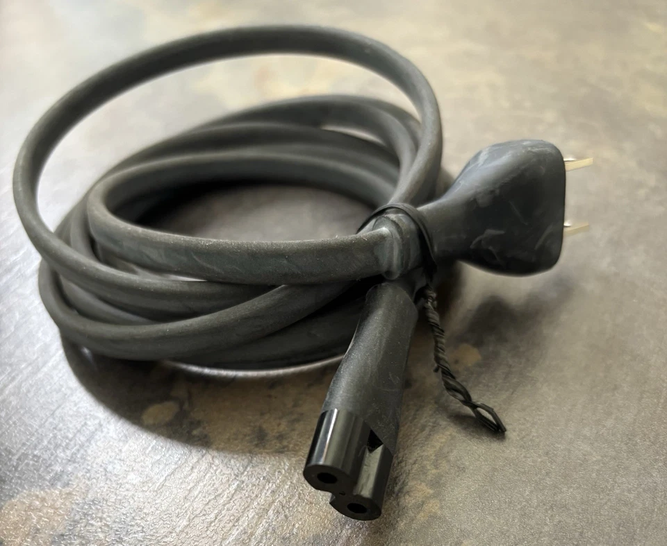 Genuine Apple AC Power Cable Cord for Apple TV etc. AC 2 USA to Female 8. 110V - Image 3 of 3