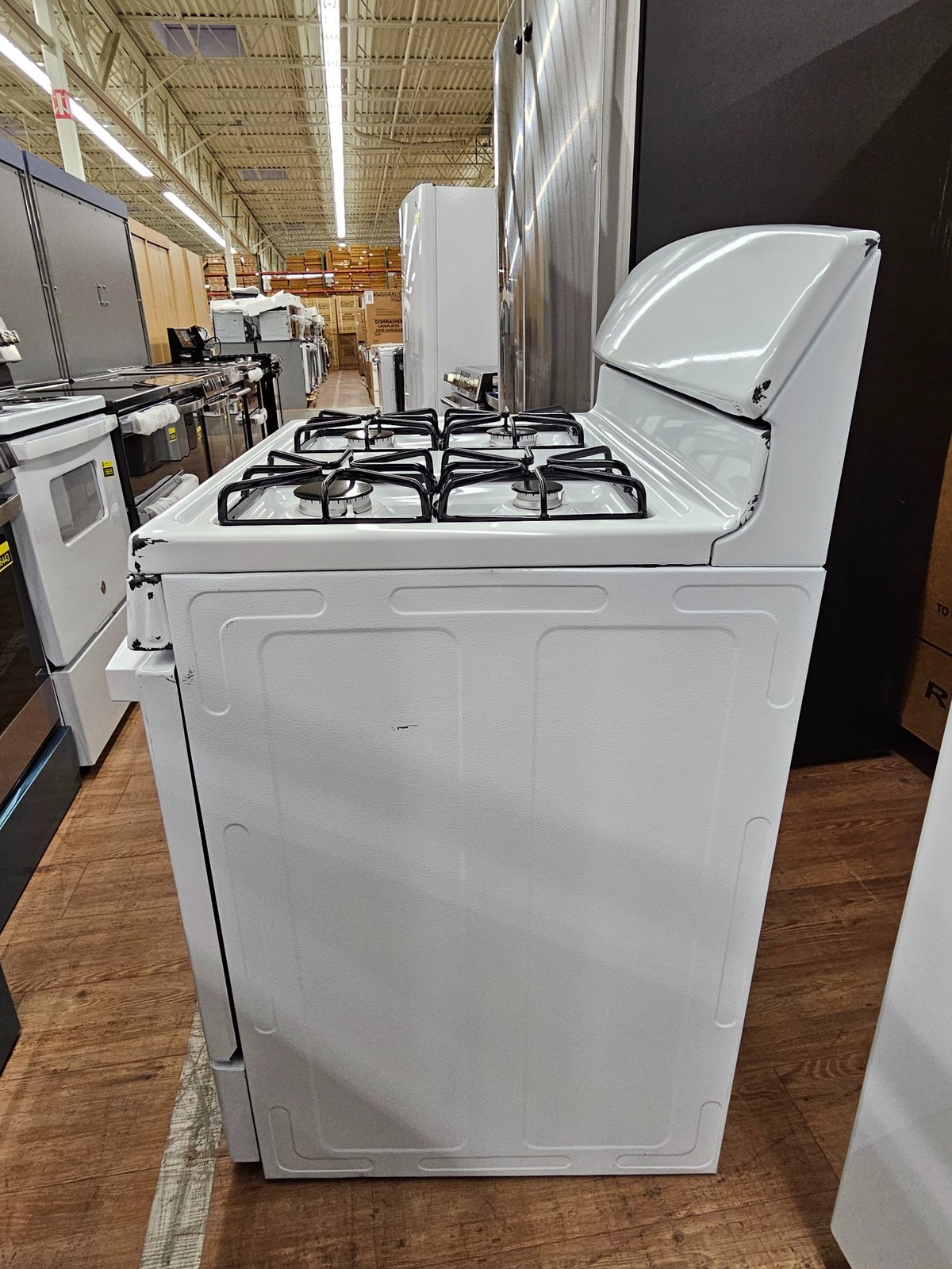 GE JGBS10DEMWW 30" White Freestanding 4 Burner Gas Range NOB #157650