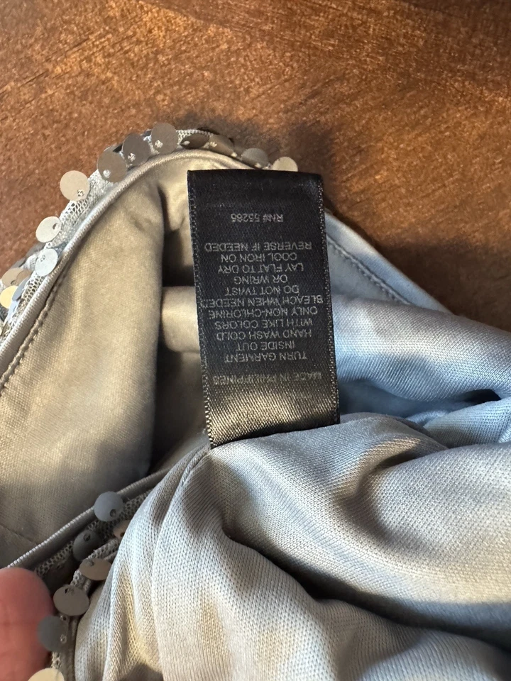 Camiseta sin mangas Express con lentejuelas brillantes gris y plateada lentejuelas Y2K talla XS Foto 4 de 4