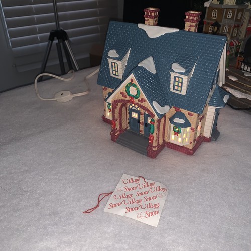 Dept 56 The Original Snow Village Double Bungalow 54070 Illuminated IOB - Picture 2 of 7
