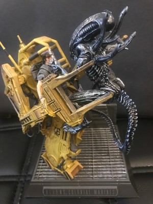 aliens colonial marines statue