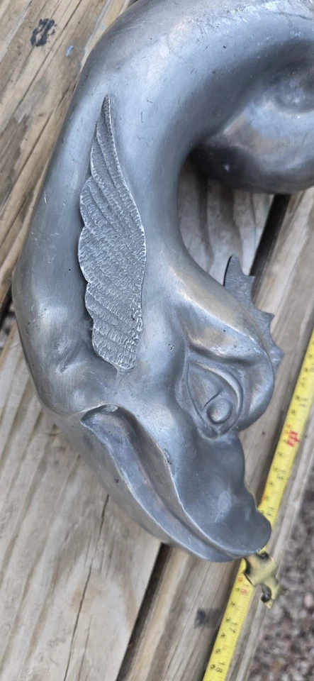 Cabezal de caño fuente serpiente marina de aluminio fundido de colección 24 pulgadas gárgola alada Foto 2 de 4