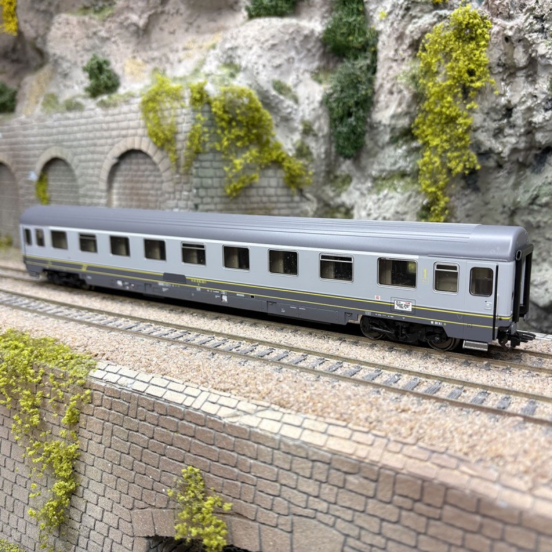 Voiture Eurofima Az FS Ep V Marklin 42913 HO pour train miniature