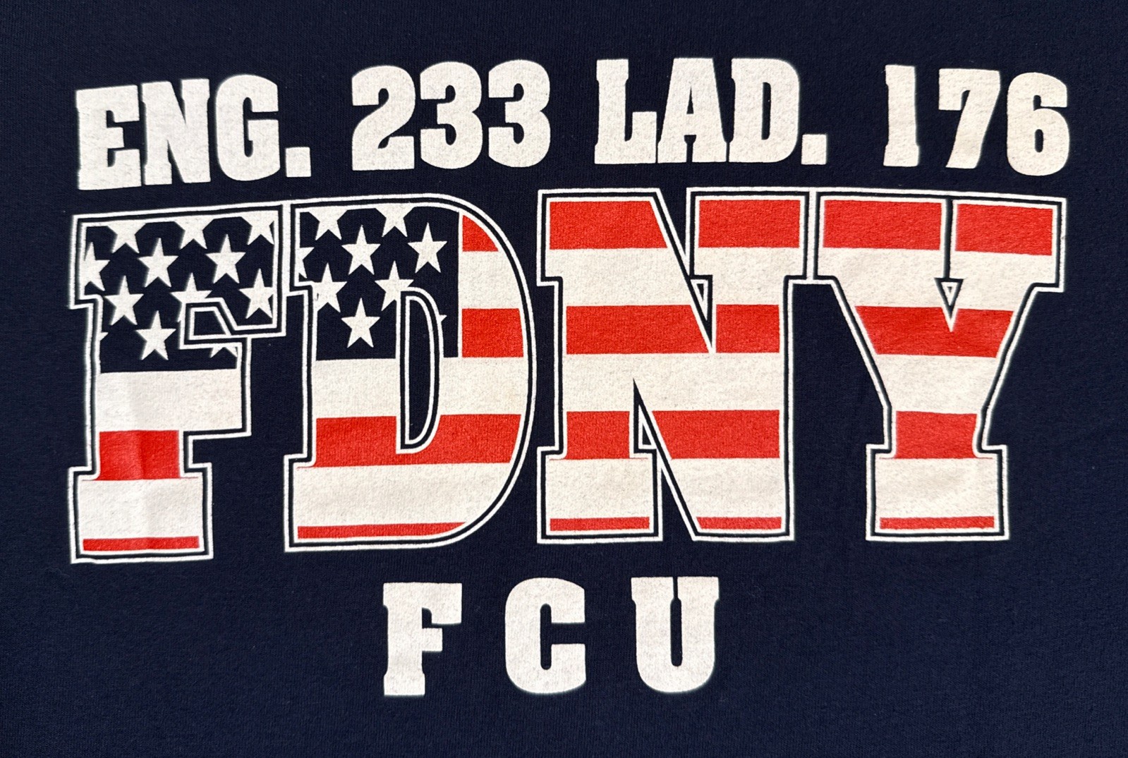 FDNY Fire Department New York NYC NY T-Shirt XL FDNY Engine 233 Brooklyn Ladder