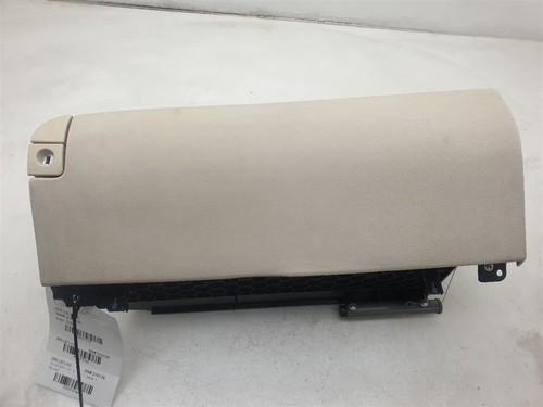 06-09 BOITE À GANTS INSTRUMENT LEXUS IS250