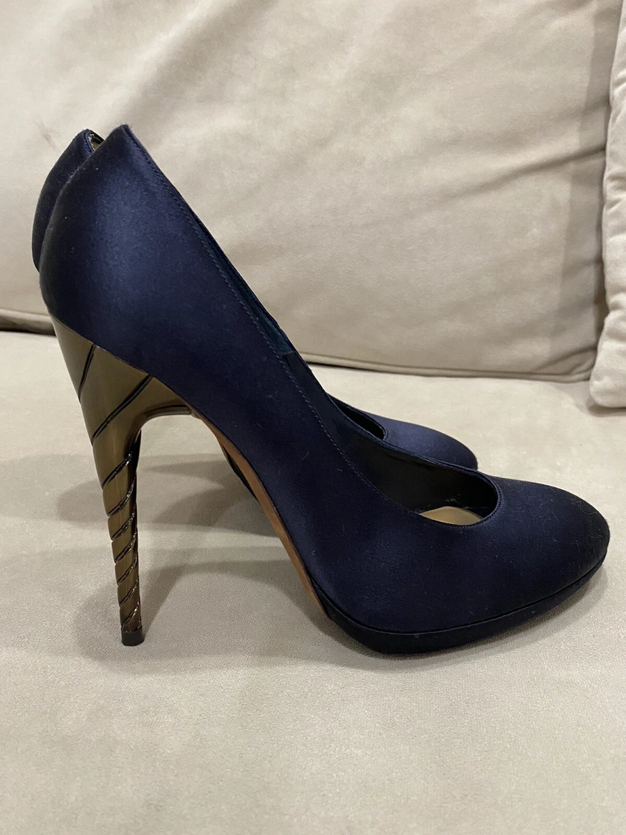 Navy top satin pumps