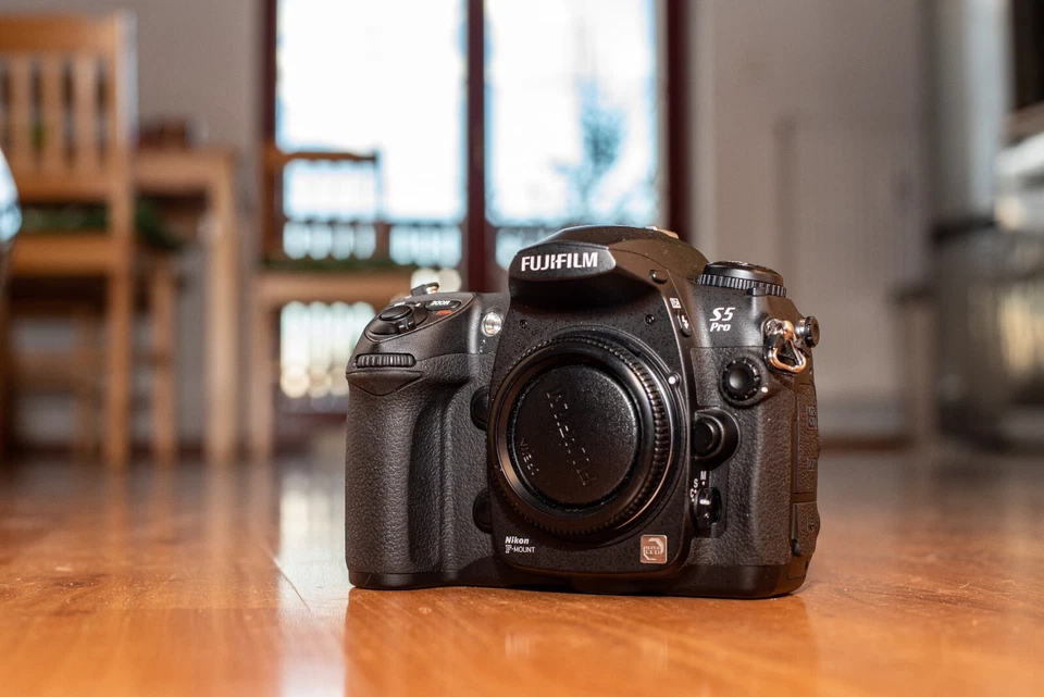 Fujifilm finepix s5 pro (16500 counts) - Image 2 of 4