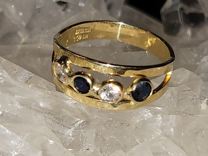14K Yellow Gold , Blue Sapphire  & White ?Quartz Ring Size 4.5 Made in Italy