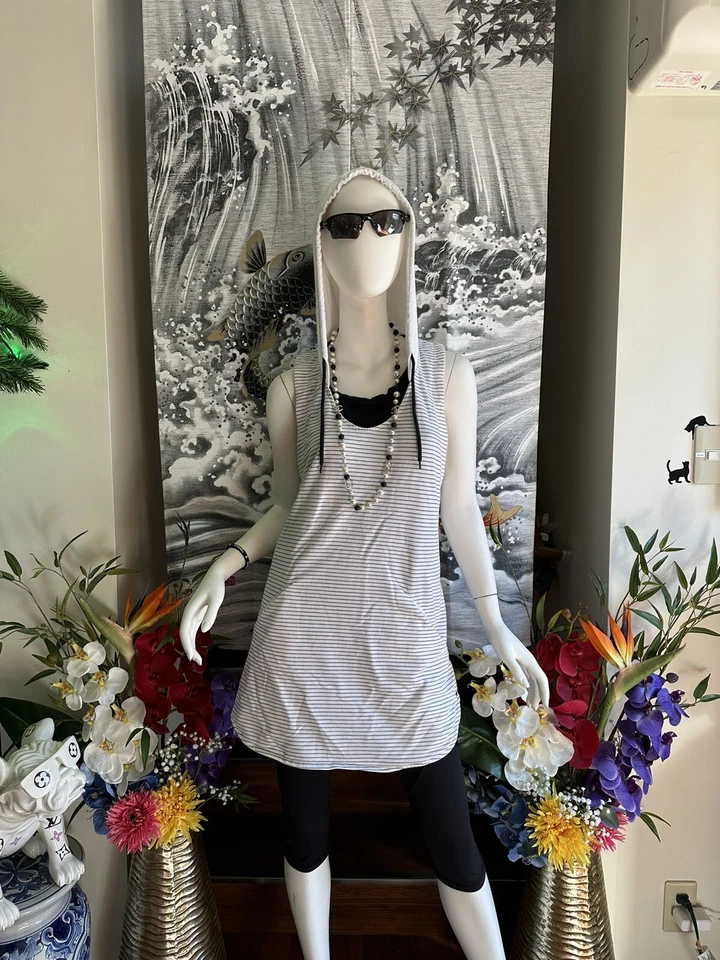 ROXY GRAY & WHITE STRIPED SLEEVELESS V-NECK RACER BACK HOODIE SIZE XL - Image 2 of 4