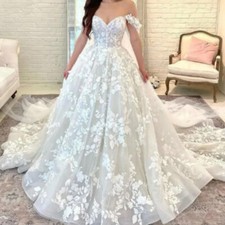 Off The Shoulder Wedding Dress Graceful Ball Gown Lace appliques Bride Dresses