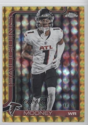 2025 Topps Chrome Gold Geometric Refractor 44/50 Darnell Mooney #11 1tz8