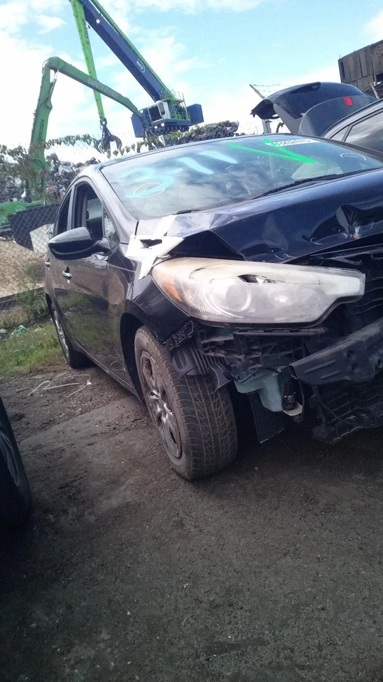 2015 KIA Forte Rack and Pinion Assembly OEM Black 120K Miles NJ25-21734-542595 - Image 2 of 4