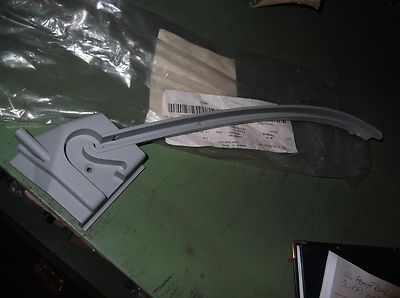 FACELIFT GEPÄCKABDECKUNG HALTER VERKLEIDUNG HINTEN FÜR MERCEDES E KLASSE W210 KOMBI 1999-2002