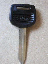 FREIGHTLINER DOUBLE SIDED KEY BLANK- ILCO 1628P MOLDED RUBBER HEAD- 03 AND UP