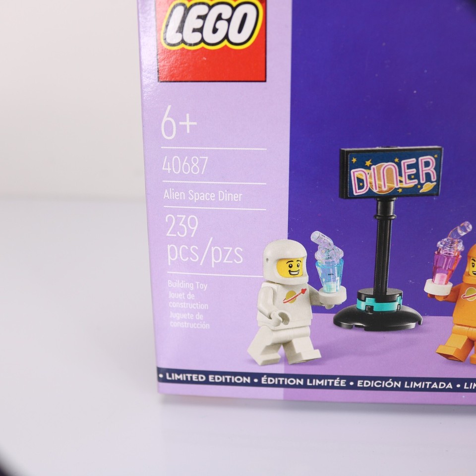 lego-alien-space-diner-new-sealed-astronaut-mini-figures-space