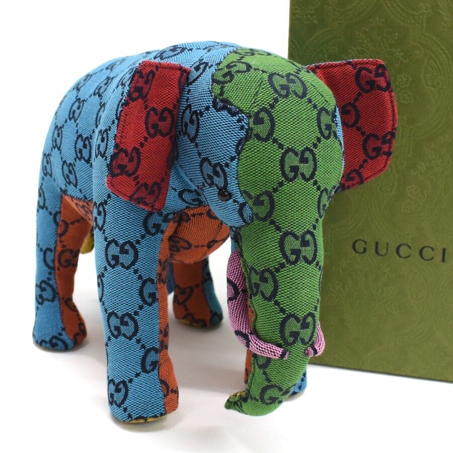 GUCCI GG柄　エレファント　ぬいぐるみ GUCCI 670236 Decorative elephant plush toy in GG canvas