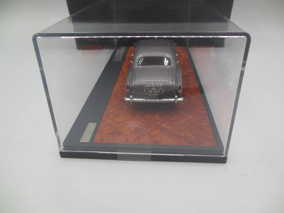 Modelos a escala Matrix Mx 11705-081 1965 Bentley H J Mulliner SC III Flying Spur Foto 4 de 4