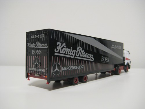 Herpa H0 826023 - Camión MB con semiremolque "AMG, BOSS y König-Pilsener" - Imagen 7 de 10