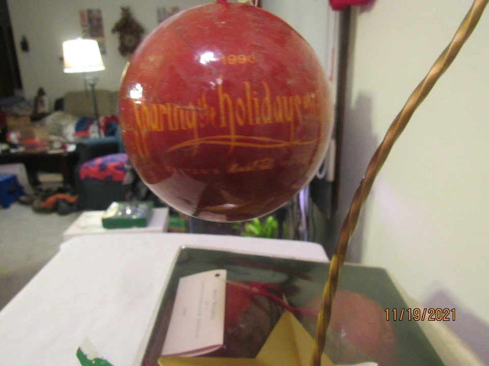 MARSHALL FIELD'S - DAYTON'S HUDSON'S 6 Paper Mache Ball 1990 ORNAMENT With TAG - Image 2 of 4