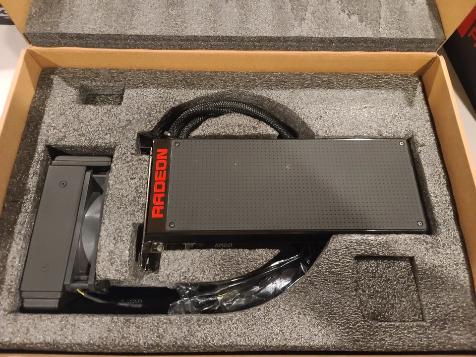 Radeon PRO Duo Dual GPU 8GB Liquid Cooled - Image 3 of 4