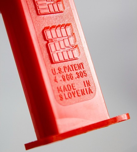 Dispensador Pez 1994 vintage niño con pelo castaño Pez Pals remake del día de San Valentín - Imagen 2 de 7