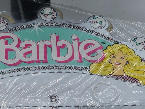 Vintage 1988 Barbie Party Tiaras 8 Each Birthday Party Hand Outs - Afbeelding 1 van 4