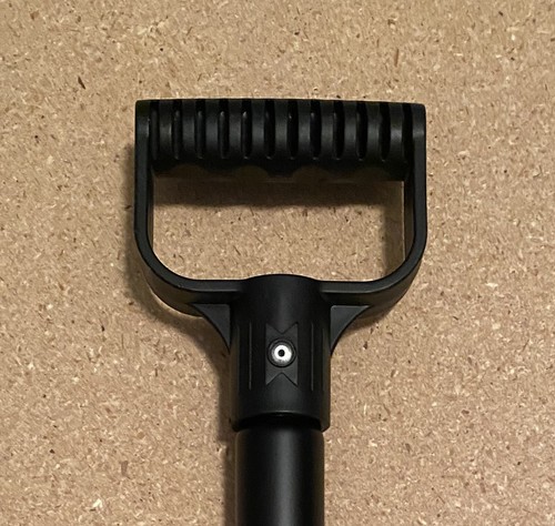 Durable Small Steel Shovel - With Plastic Handle and Pointed Blade - 28 inches - Picture 3 of 6