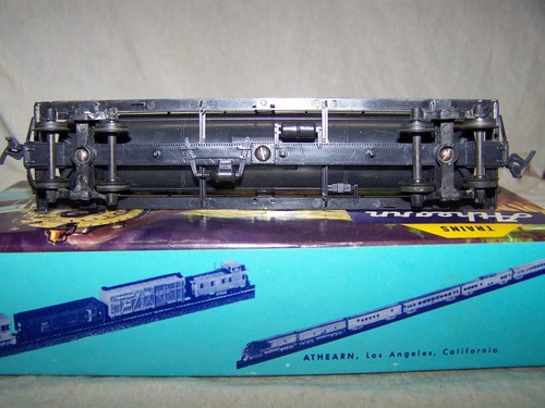 Athearn HO Three Dome Tank Car Deep Rock(RTR) - Picture 5 of 20
