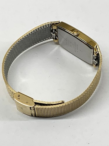 Gorgeous Vintage Accurist Ladies Watch w/Goldtone Integrated Strap New Battery - Foto 6 di 12