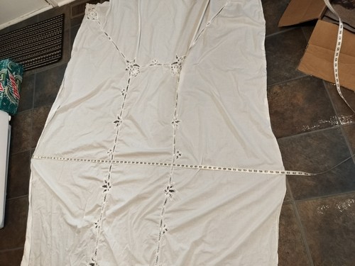 Vintage Floral Eyelet Lace Tablecloth Cottage Core 60 X 112 (Approx) White Boho - Picture 4 of 13