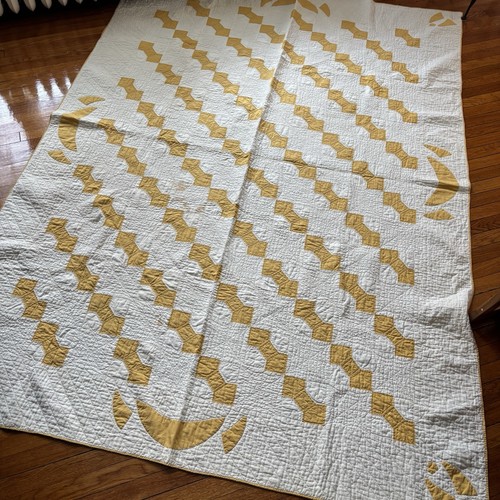 Vintage gelb und weiß Fliege Muster Quilt Antik wie Flecken