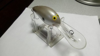 UNK EXTRA DEEP,5'', .90 OZ. CRANKBAIT, SILVER SHAD PATTERN,NEW HOOKS, USED, VGC
