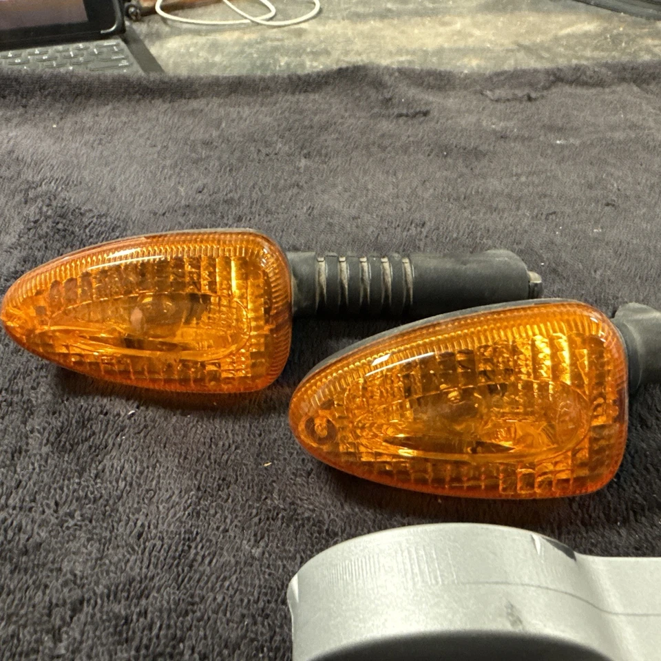 BMW R1150R R1150 2003 00-06 OEM señales de giro delanteras traseras indicadores y cubierta de enchufe Foto 2 de 4