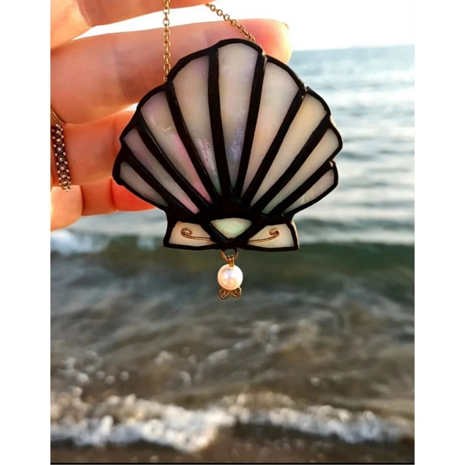 Conchiglia in vetro artigianale con tecnica Tiffany. - Immagine 4 di 4