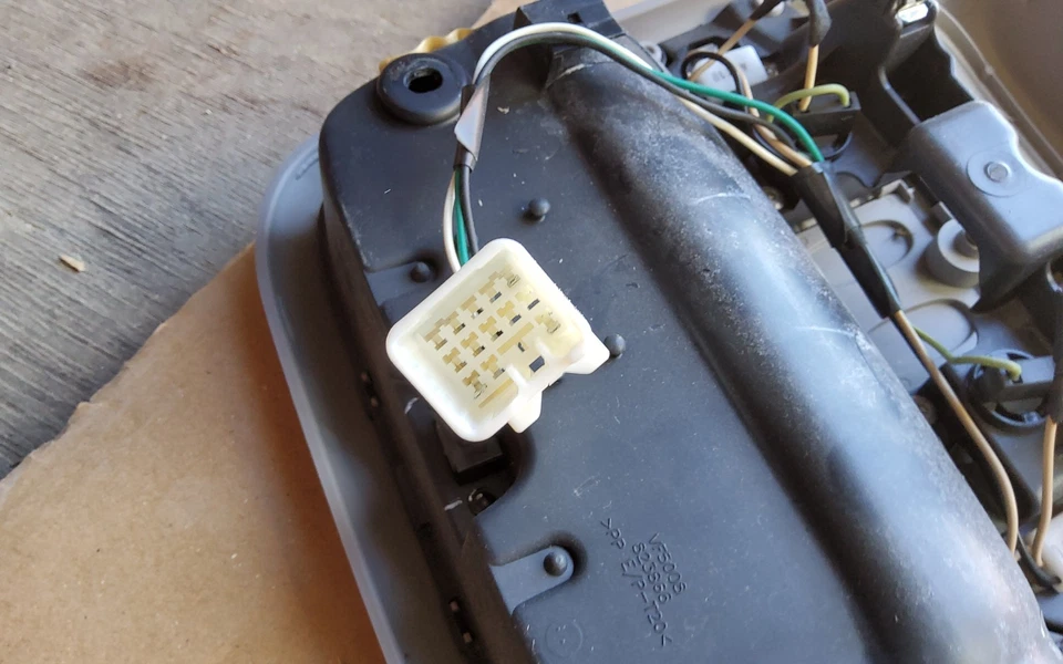 Luz domo consola superior Toyota Sequoia 2000-2006 VF5008 823866 Foto 4 de 4