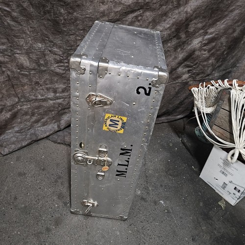 WW2 era Vintage Military Trunk Foot Locker Aircraft Aluminum Riveted Germany - Picture 3 of 7