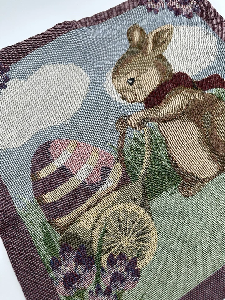 Двухсторонняя наволочка с гобеленом Easter Bunny 15 x 15 дюймов - Изображение 3 из 4