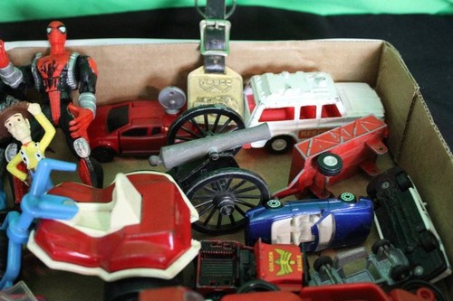 Lot Box Of Toys Tootsie Matchbox Marvel Superman Batman Spider-Man Collectible - Picture 3 of 5
