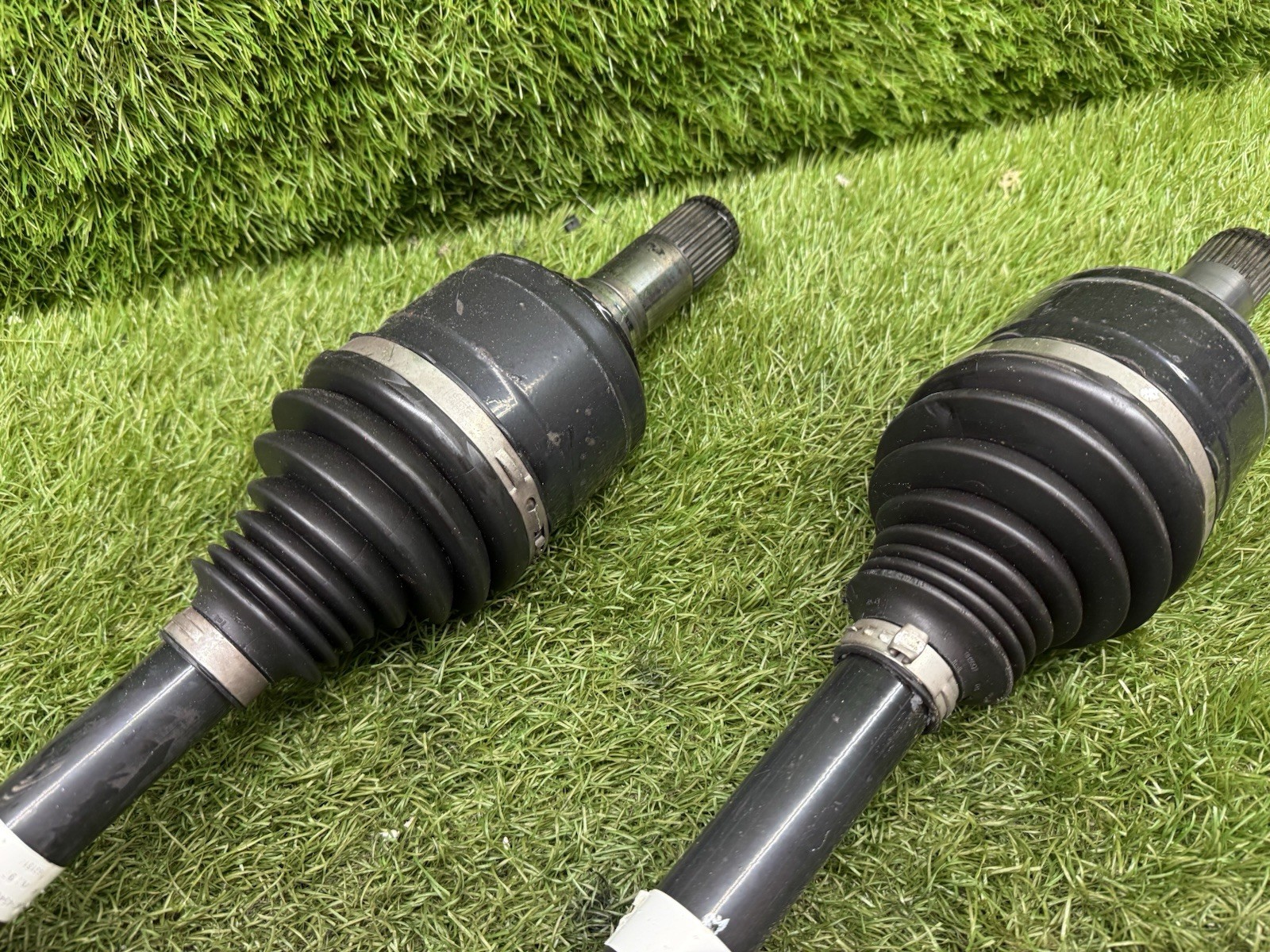 2014-17 Maserati Quattroporte M156 S Q4 Rear Left Right Side Axle CV Half Shaft