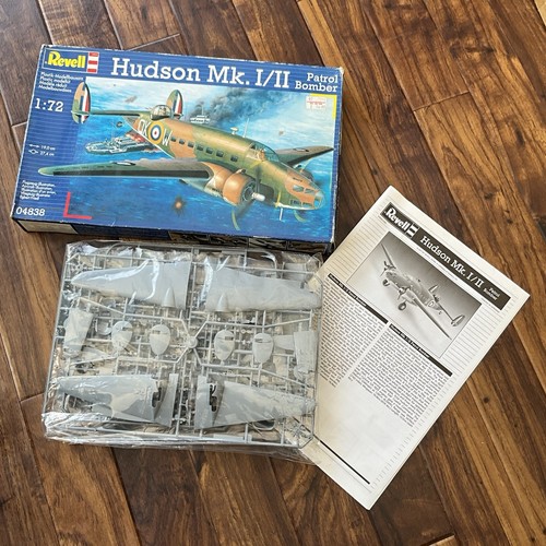Revell Hudson MK I/II Patrol Bomber 2013 Plastic Model Kit 1:72 New Open Box - Picture 2 of 5