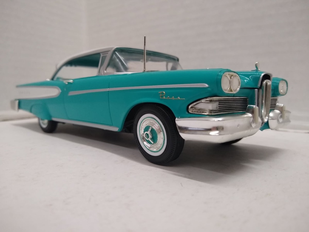 AMT #31167 Masterpiece 1958 Ford Edsel Pacer 1/25 Scale