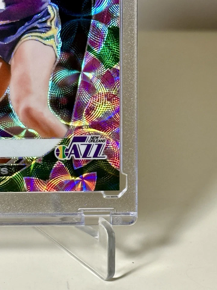 Flor de loto Panini Prizm 2024-25 SSP/18 HOF Pete Maravich Foto 3 de 4