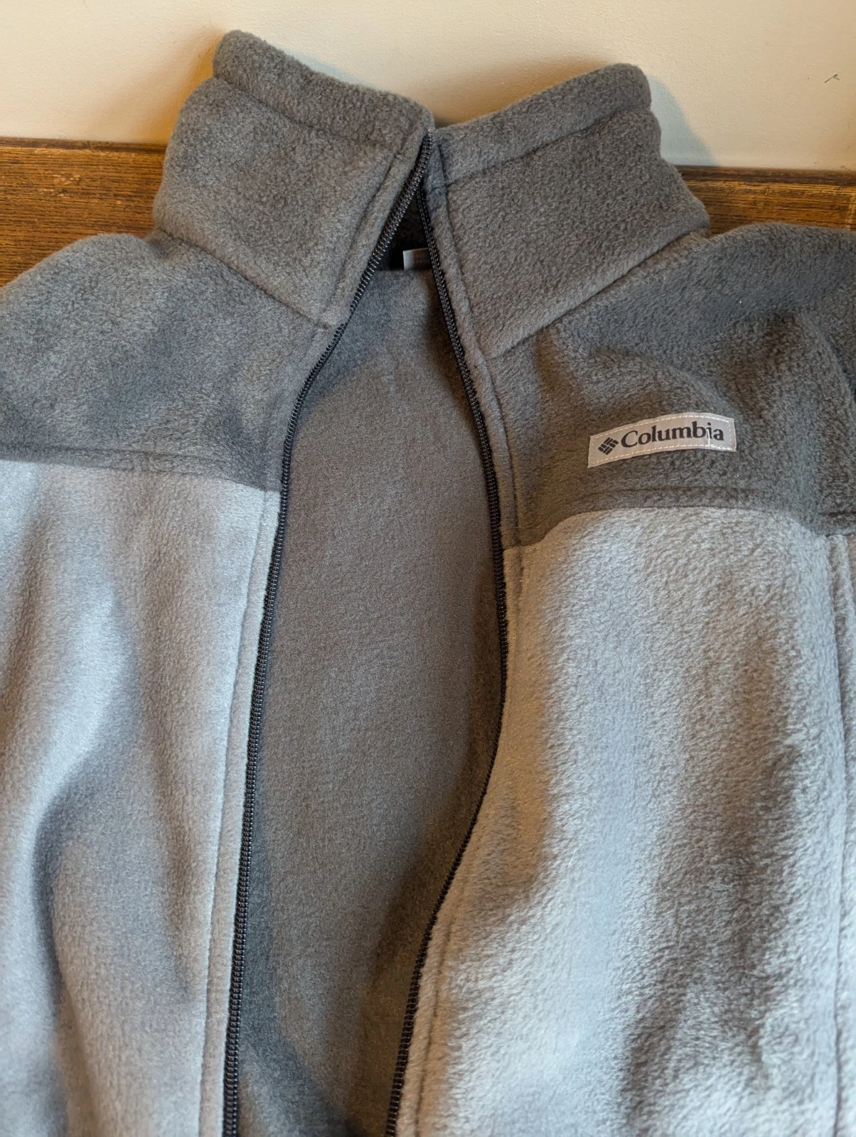 Columbia Fleece Jacket, Kids Size Large, Gray