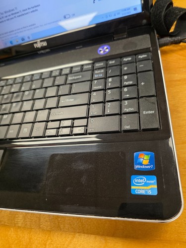 Fujitsu Lifebook AH531 Laptop 15.6" Intel i5-2410M, 4GB RAM, 240GB SSD, Win 10 - Afbeelding 7 van 16