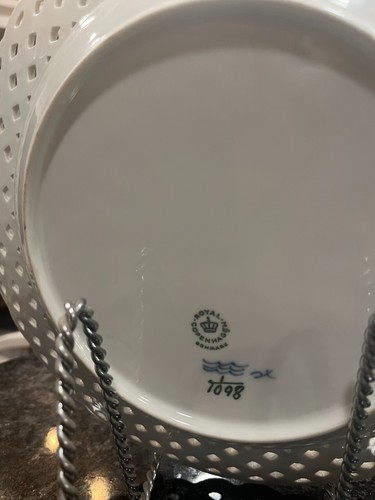 Royal Copenhagen Blue Fluted Full Lace Open Work Plate 1098 Excellent c1980s - Picture 5 of 5