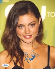 Phoebe Tonkin Sexy Autographed Signed 8x10 Photo ACOA 2020-17