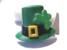 HOLIDAY GREEN IRISH LEPRECHAUN HAT WITH THREE LEAF CLOVER LUCKY VINTAGE PLASTIC